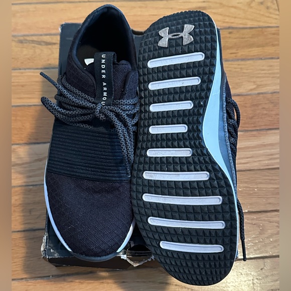 Under Armour Breathe Lace - Picture 1 of 4
